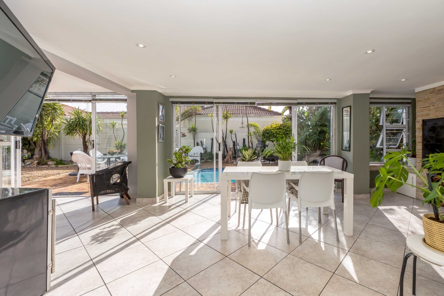3 Bedroom Property for Sale in Sunningdale Western Cape